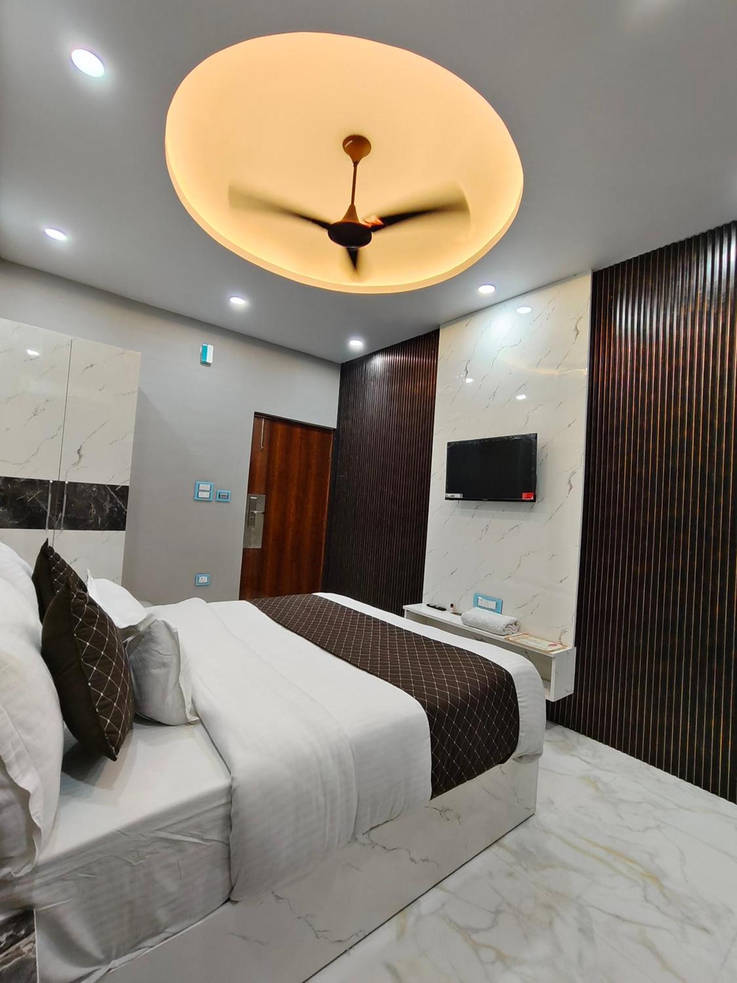 Hotel New Imperial Ghaziabad Exterior photo