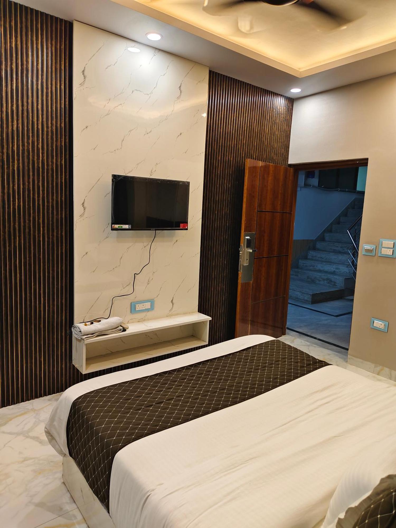 Hotel New Imperial Ghaziabad Exterior photo